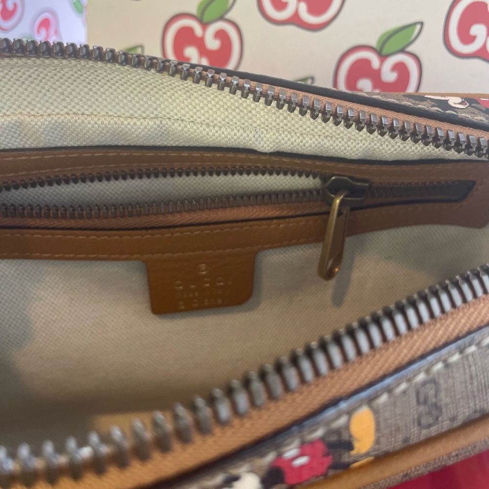 SOLD 💵 Gucci x Disney Collaboration Belt Bag/ Sling - Picture 4 of 13